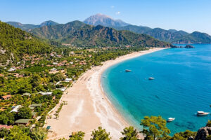 Doğanın ve Mitolojinin Kalbi: Çıralı Gezi Rehberi