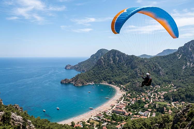 Adrasan’da Yamaç Paraşütü Yapılır mı? Adrenalin Severlerin Rotası